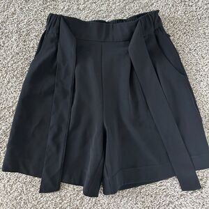 Lululemon Athletica Black High Rise Tailored Tie Waist Bow Shorts 4